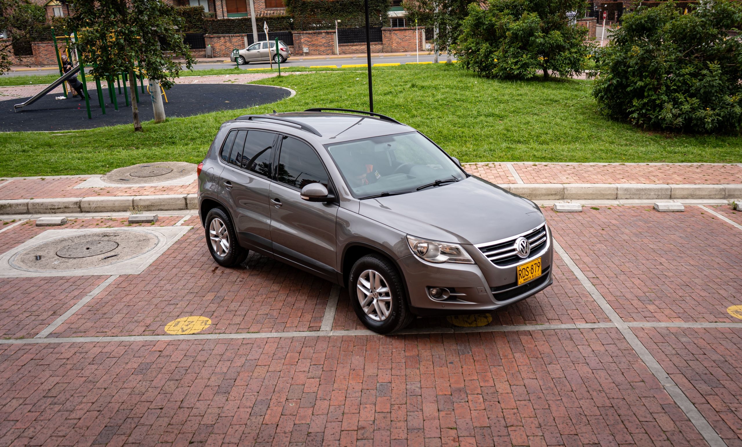 Volkswagen Tiguan  2011