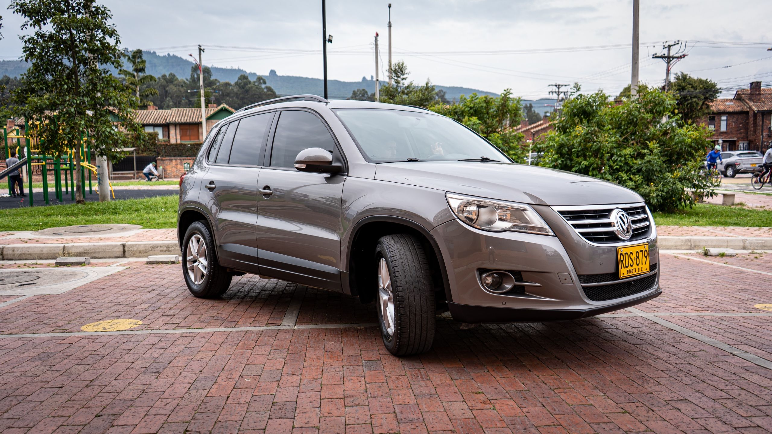 Volkswagen Tiguan  2011