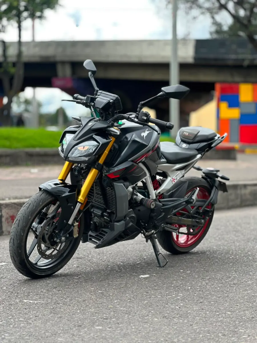 TVS Apache RR310 2025