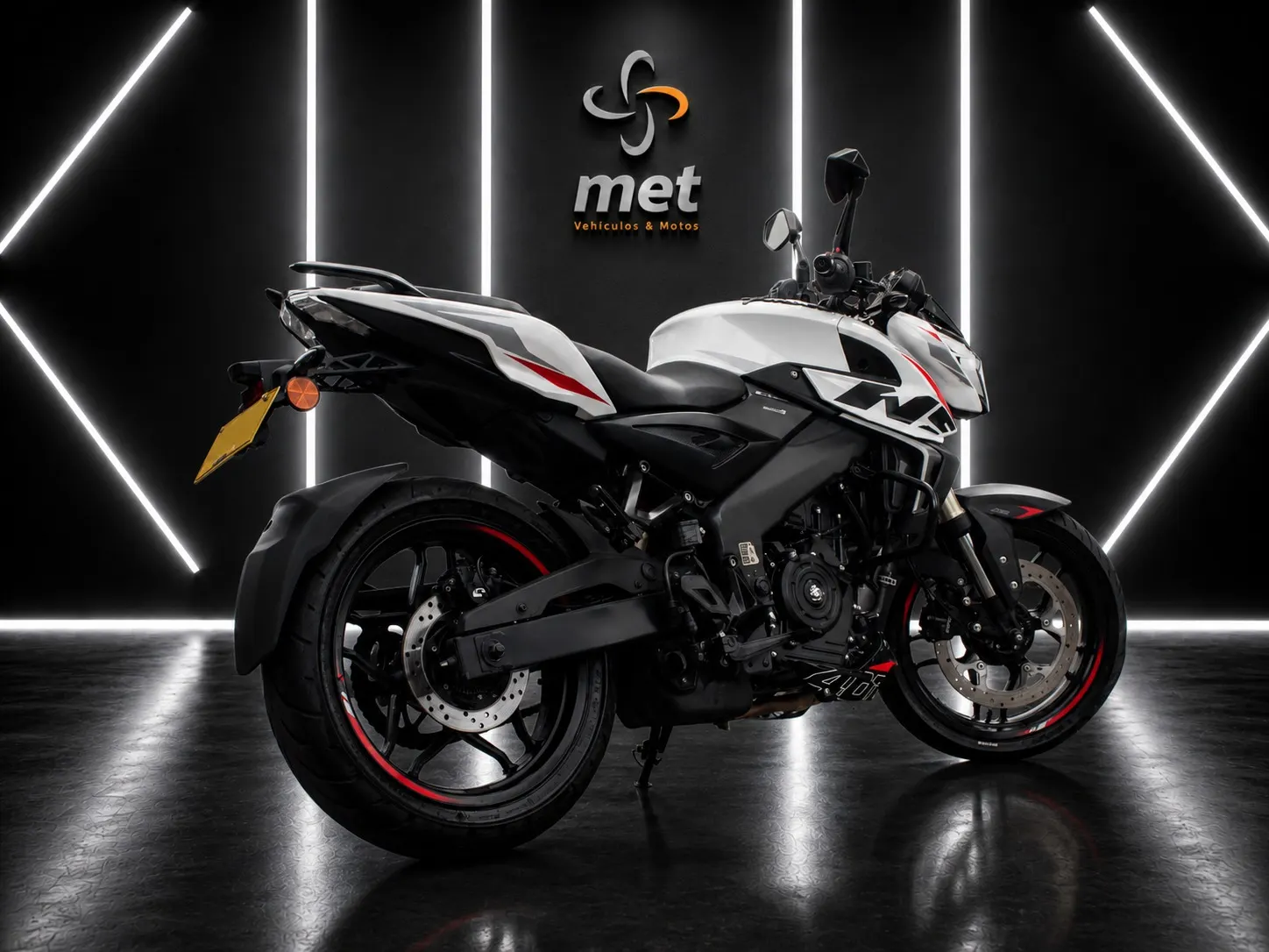 BAJAJ 400 2026