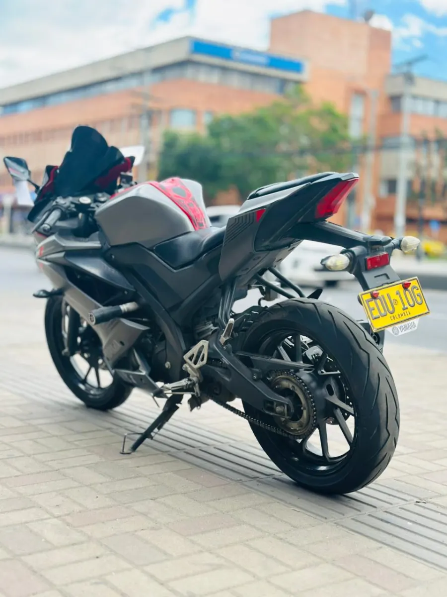 Yamaha R15 2023