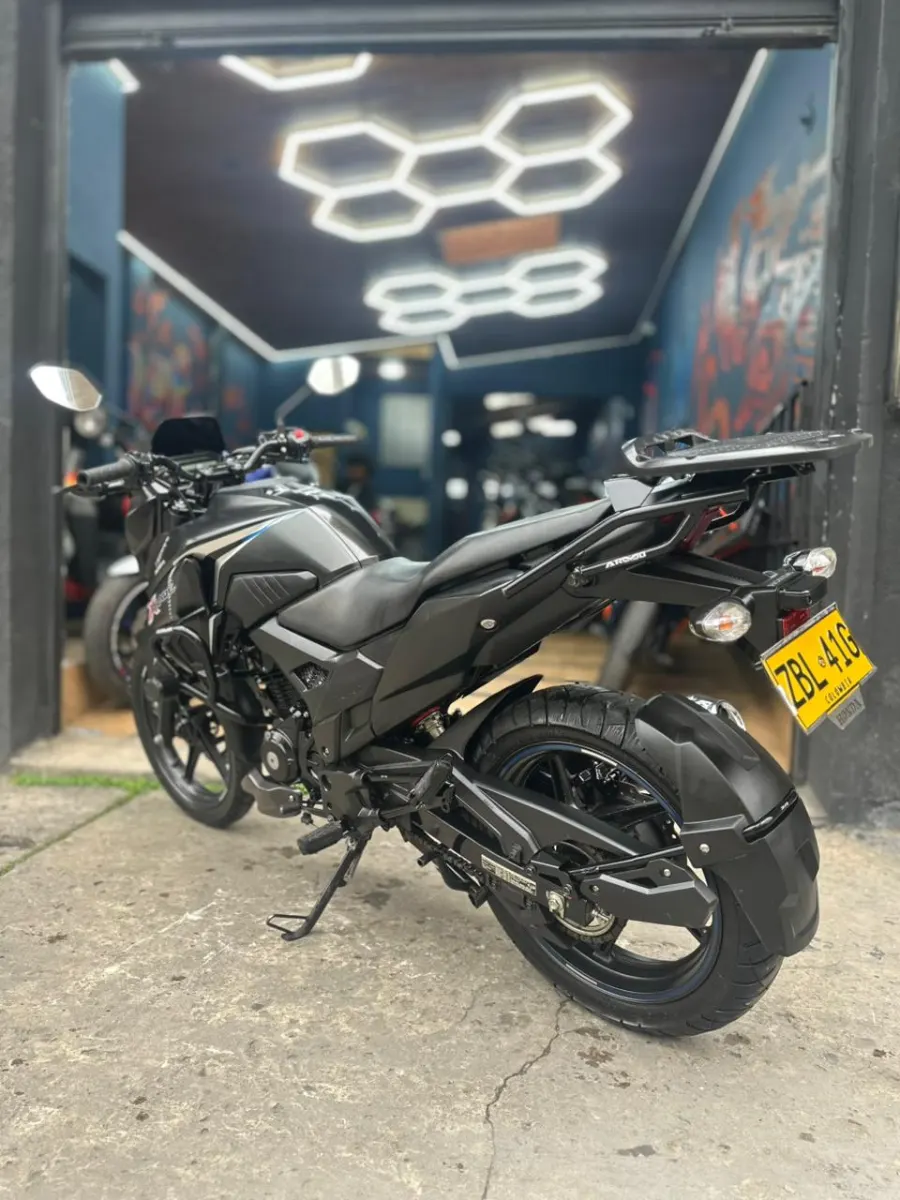 2024 Honda Xblade Usada | Bogotá — imagen 2