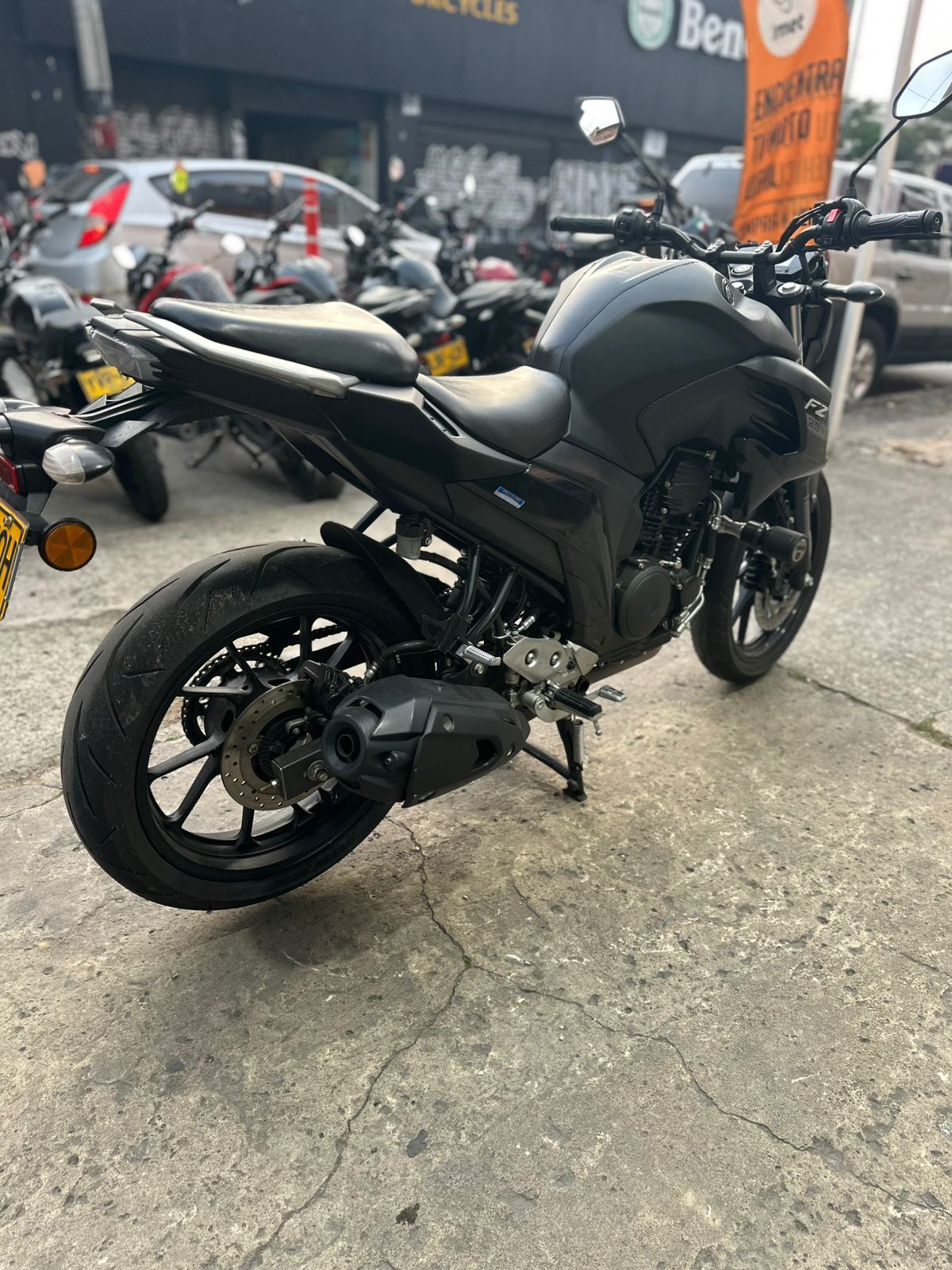 Yamaha FZN250 2025