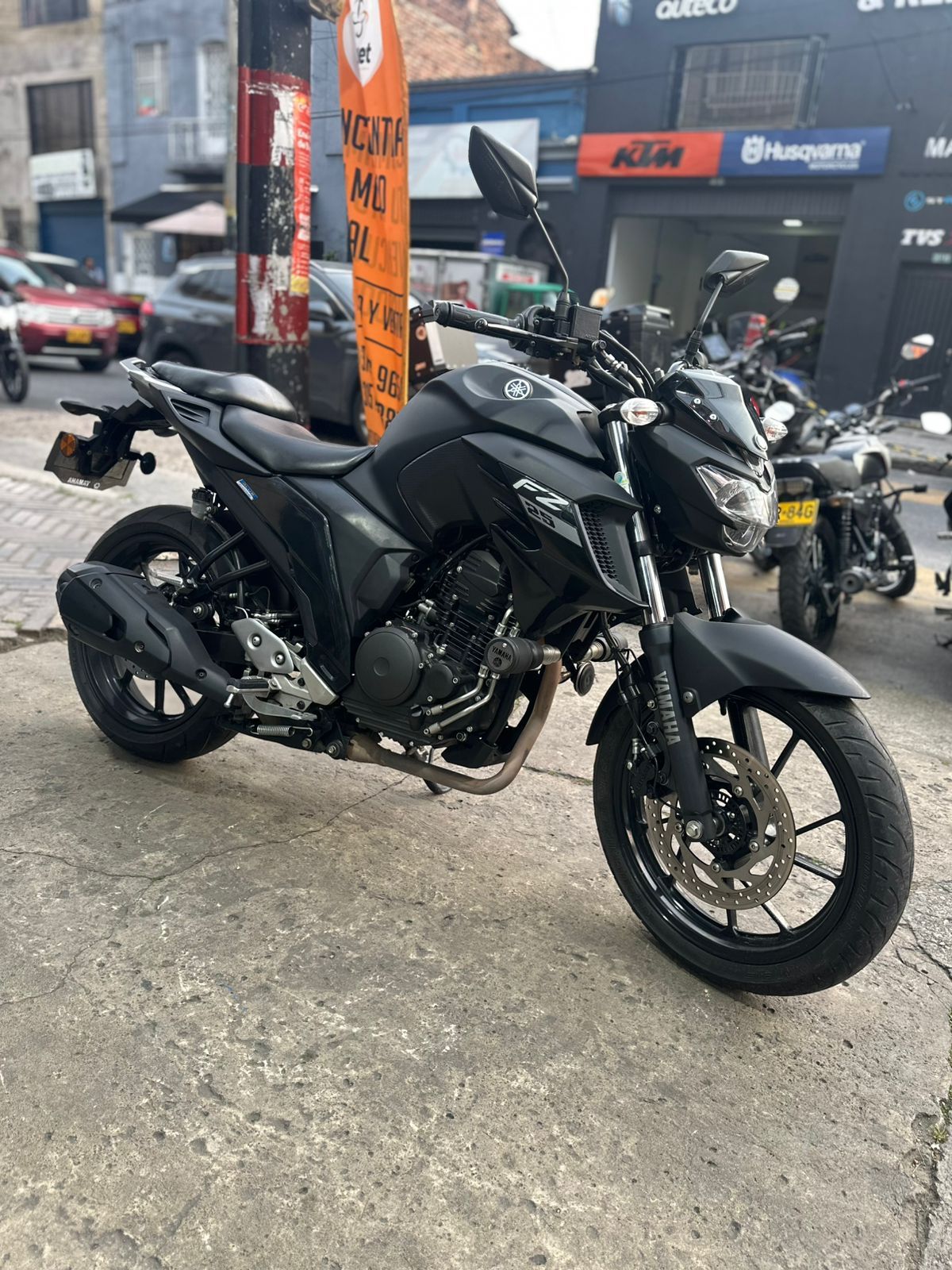 Yamaha FZN250 2025
