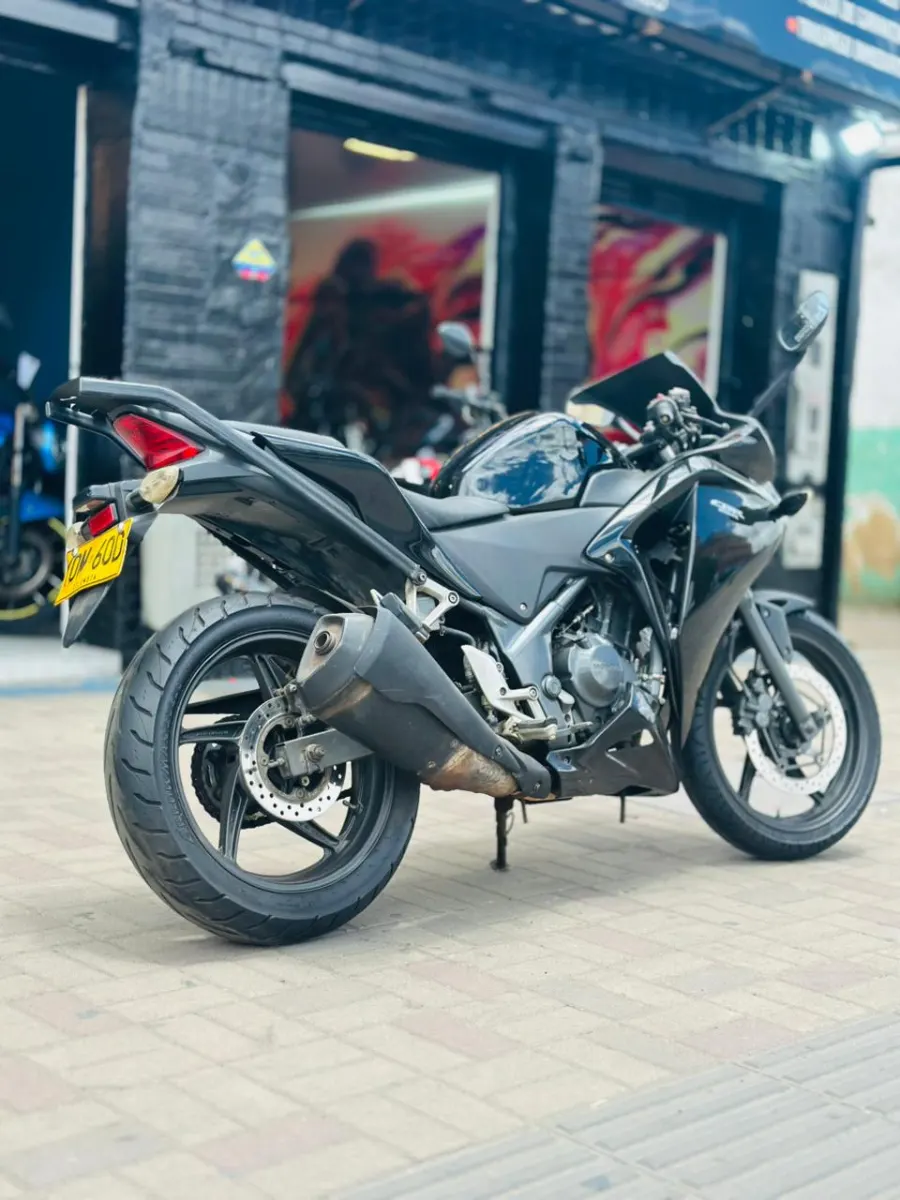 Honda CBR 250 RD 2014