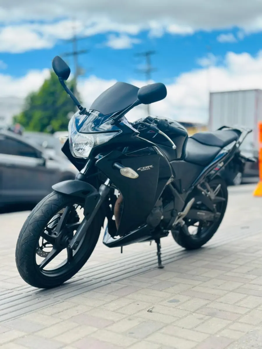 Honda CBR 250 RD 2014