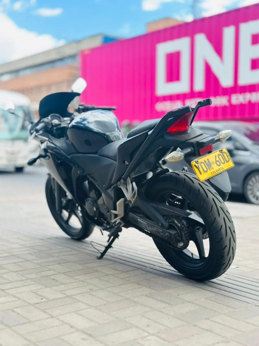 Honda CBR 250 RD 2014