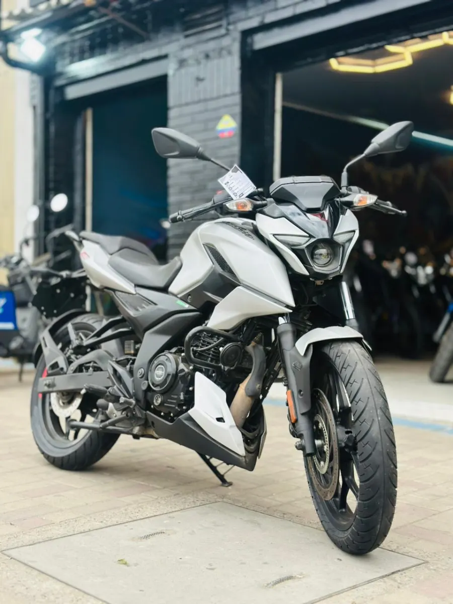 BAJAJ PULSAR N160 2024