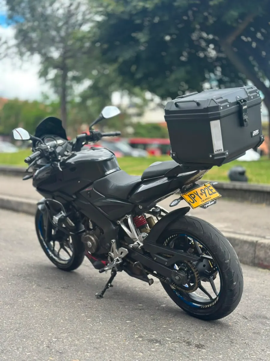 BAJAJ AS 200 2017