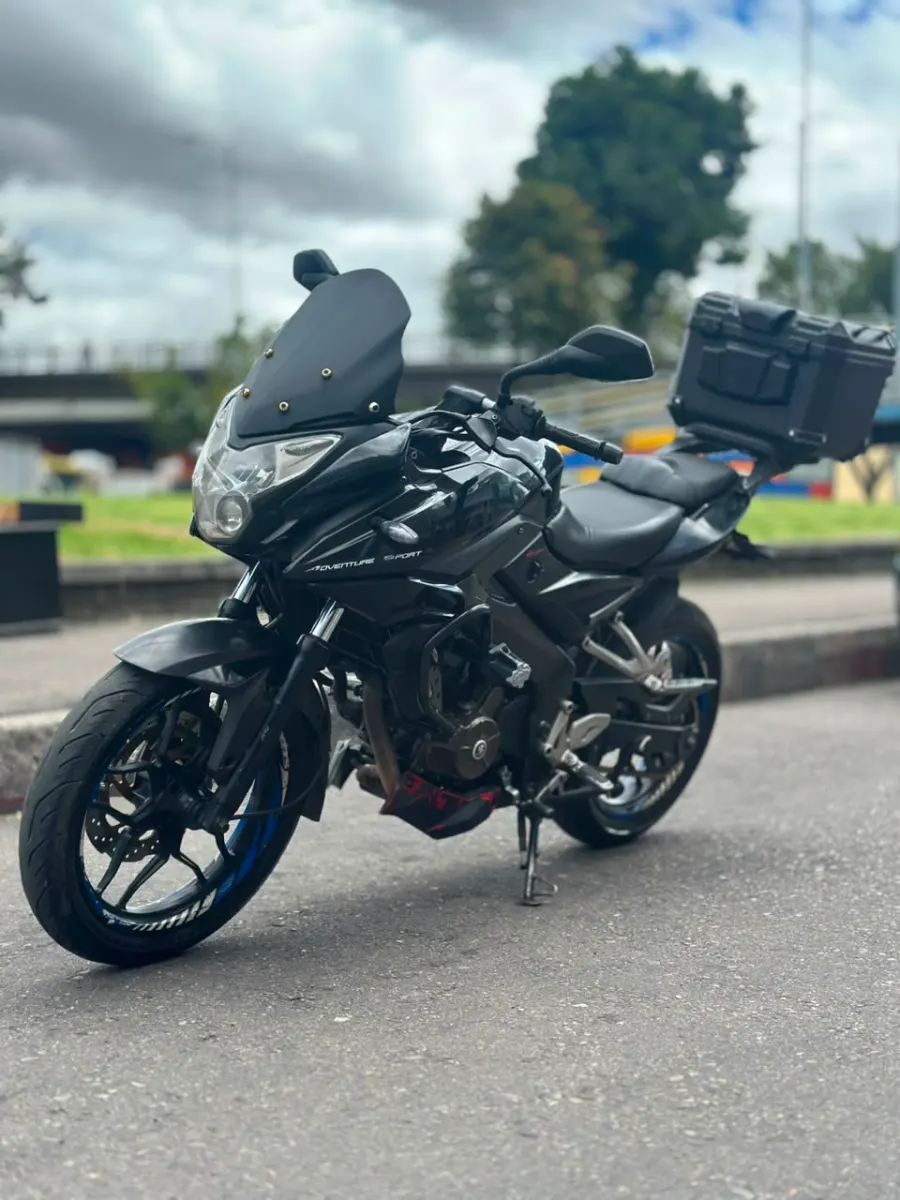 BAJAJ AS 200 2017