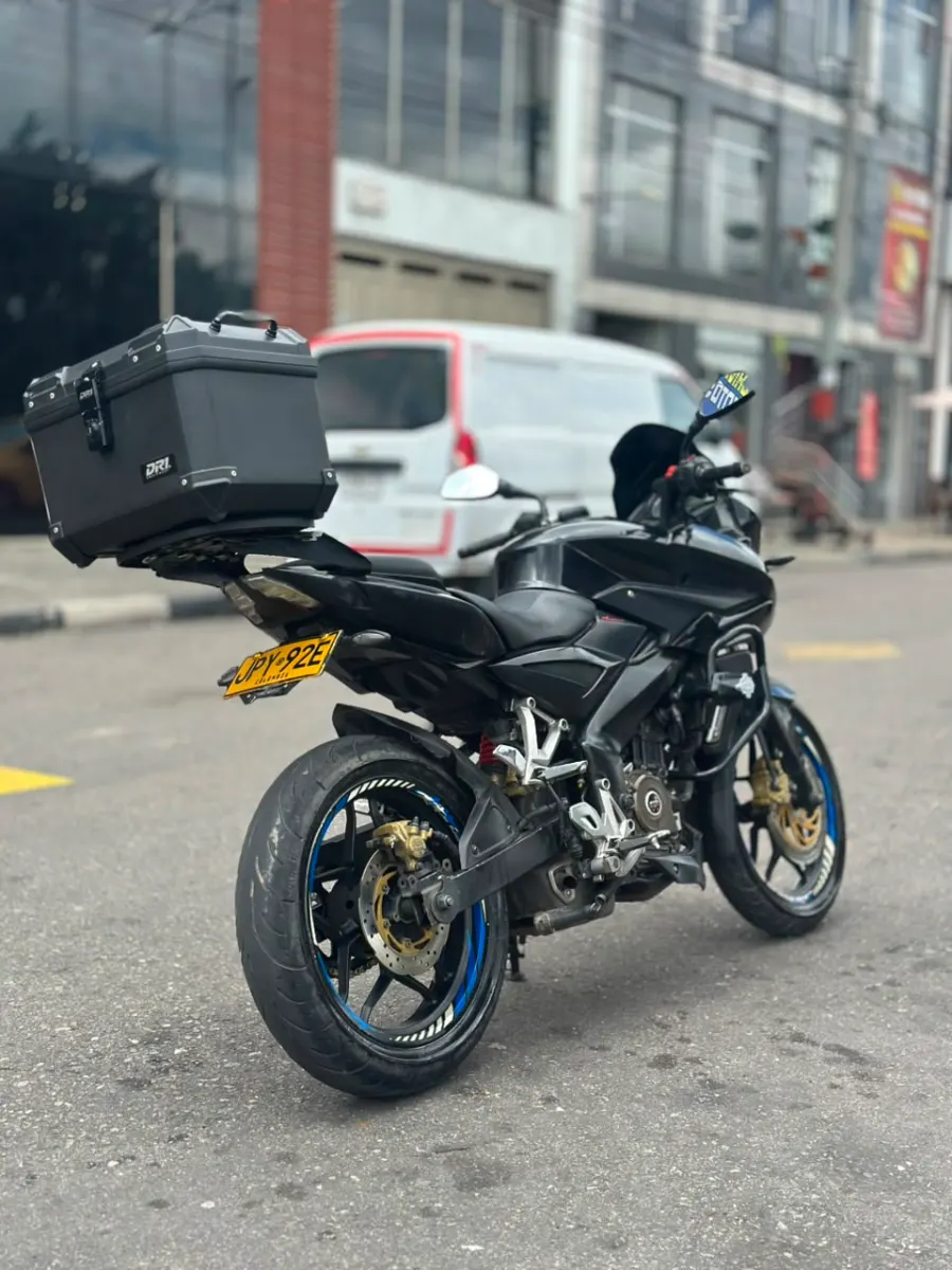 BAJAJ AS 200 2017