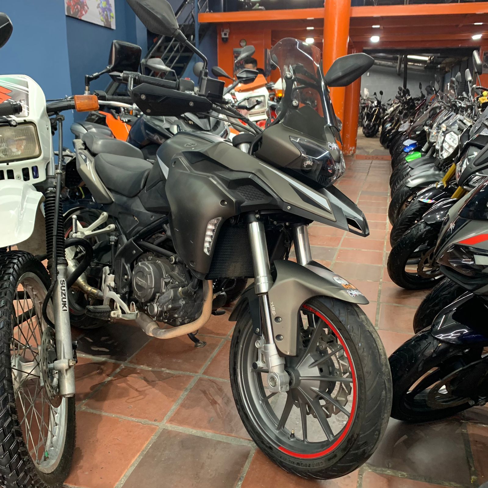 Benelli TRK 251 2023