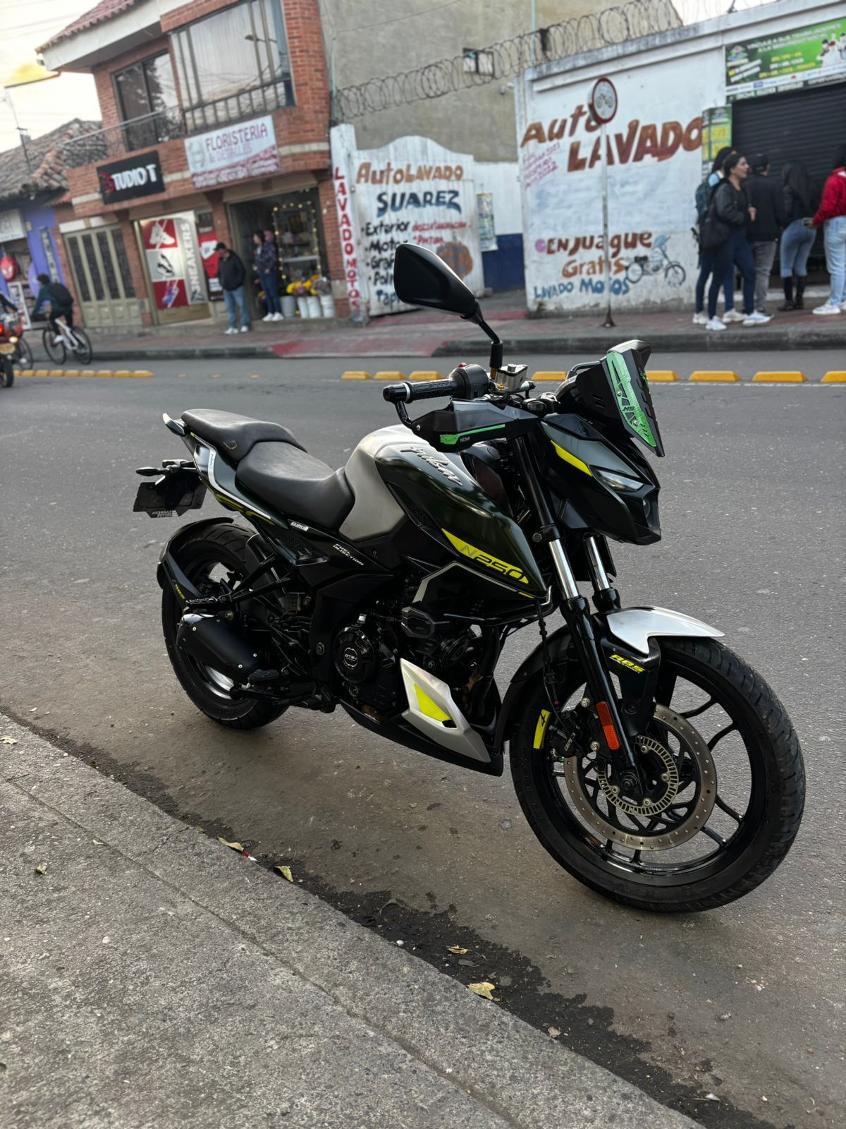 2025 BAJAJ Pulsar 250N Usada | Chia — imagen 5