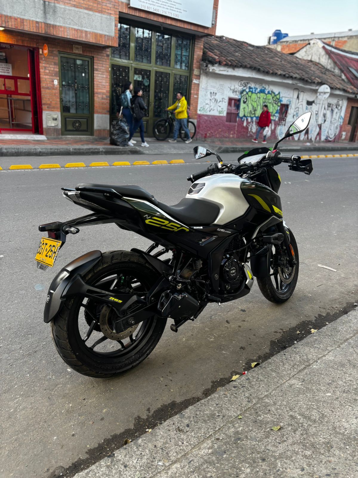 2025 BAJAJ Pulsar 250N Usada | Chia — imagen 4