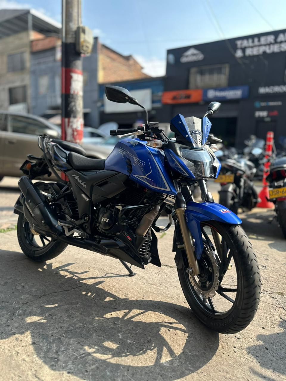 TVS Apache RTR 200 4V 2023