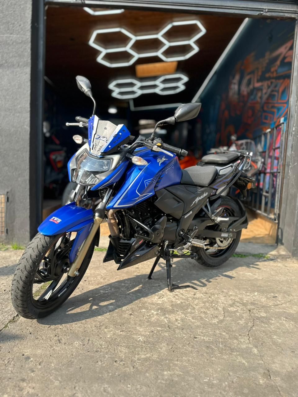 TVS Apache RTR 200 4V 2023