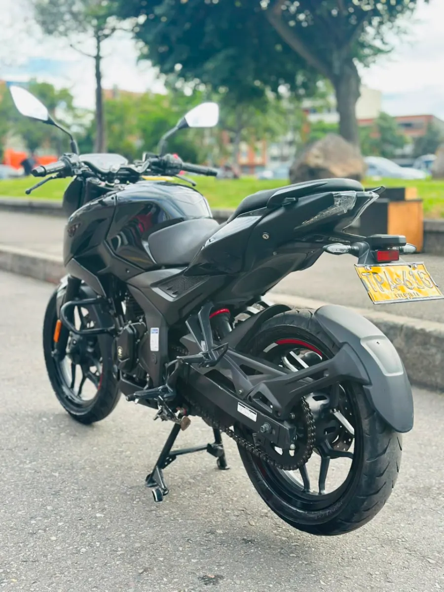 BAJAJ N250 2024