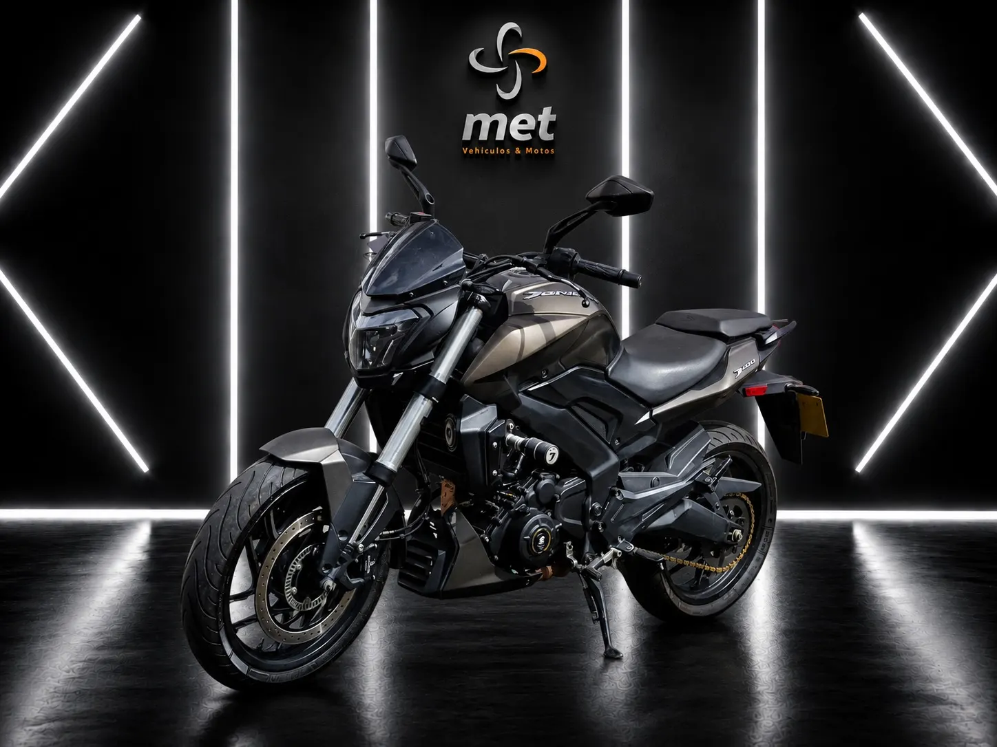 BAJAJ Dominar  D 400 2022