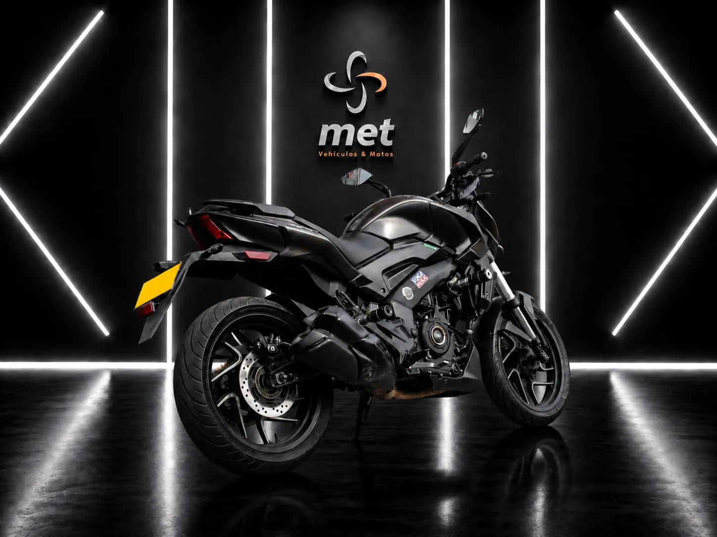 BAJAJ Dominar  D 400 2022