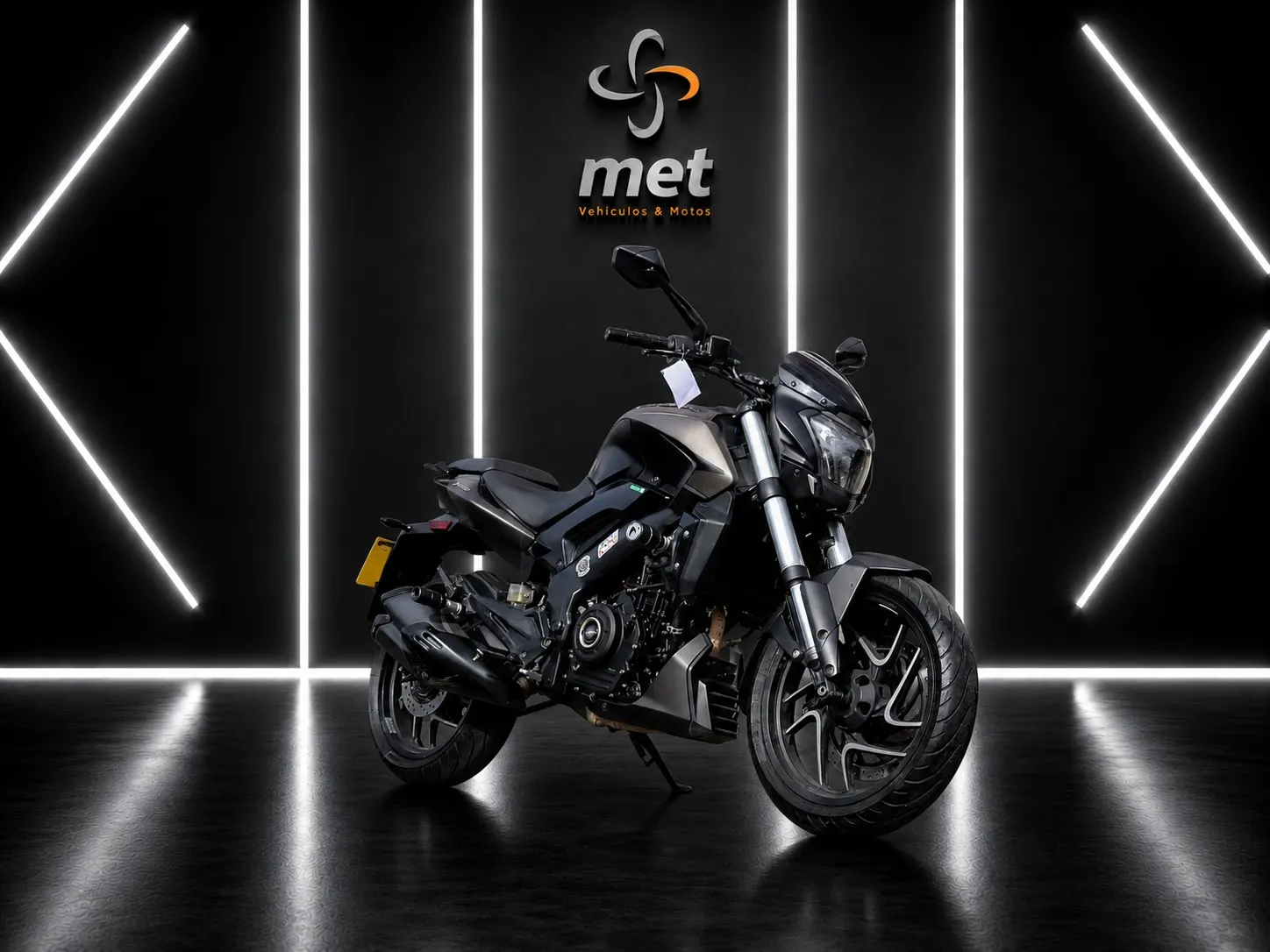 BAJAJ Dominar  D 400 2022