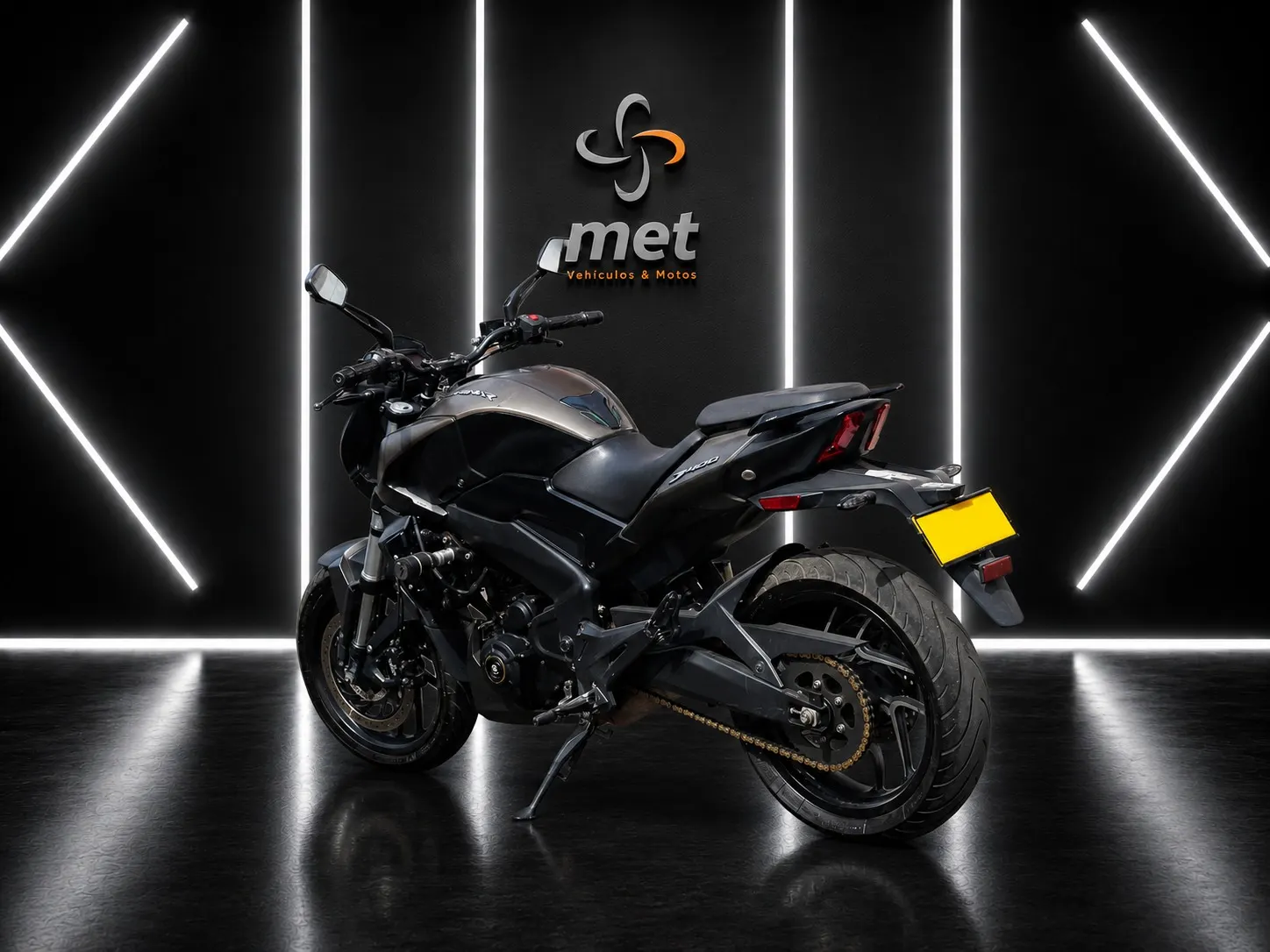 BAJAJ Dominar  D 400 2022