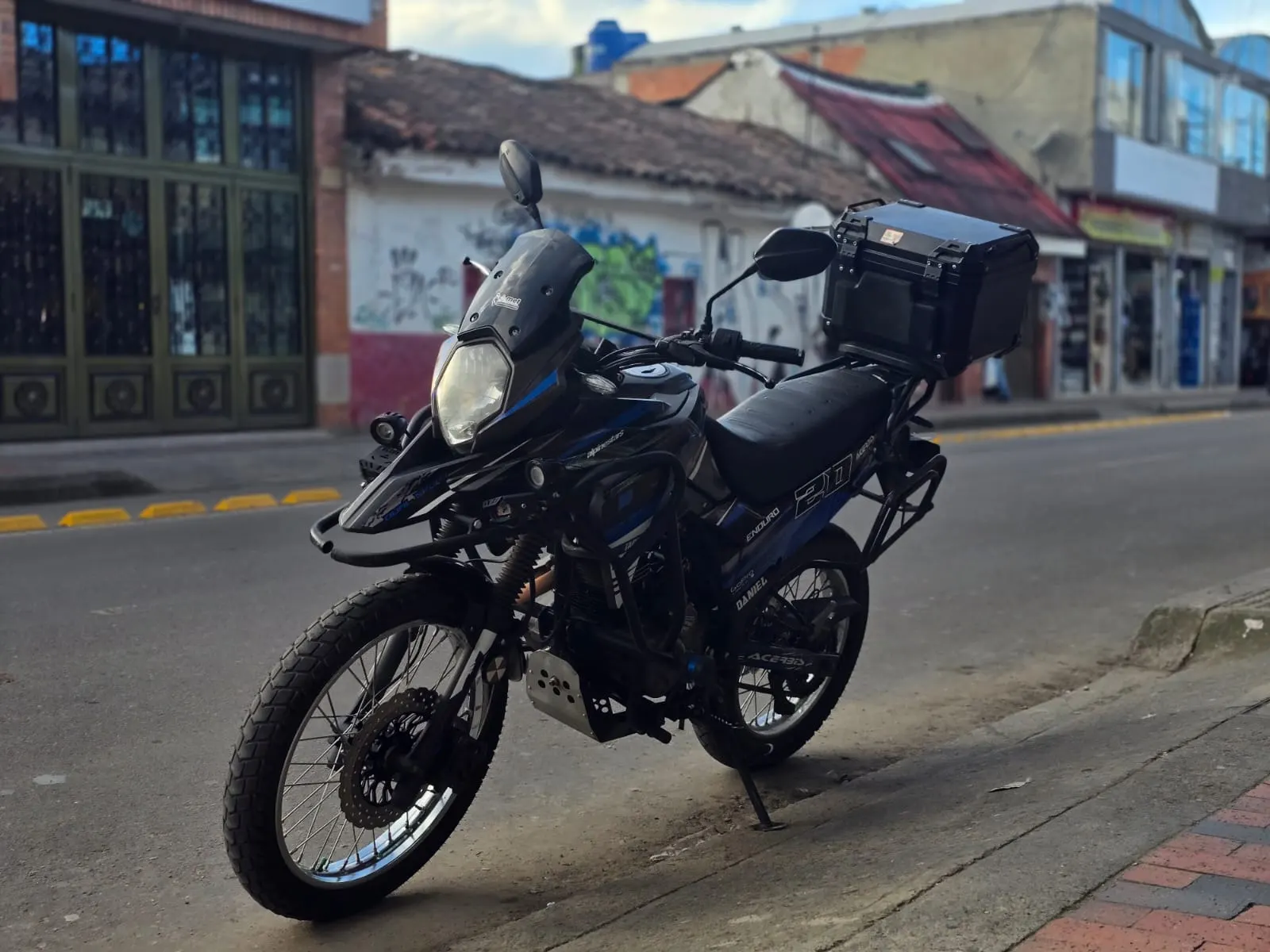 AKT AK 200 TTR  2024