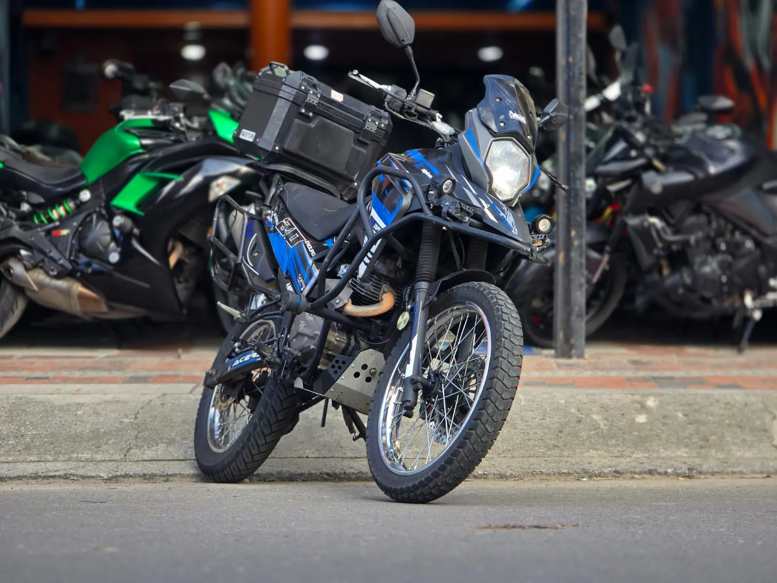 AKT AK 200 TTR  2024