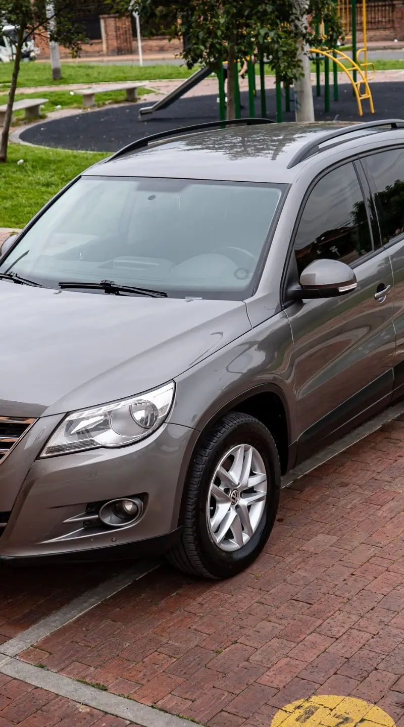 Volkswagen Tiguan  2011