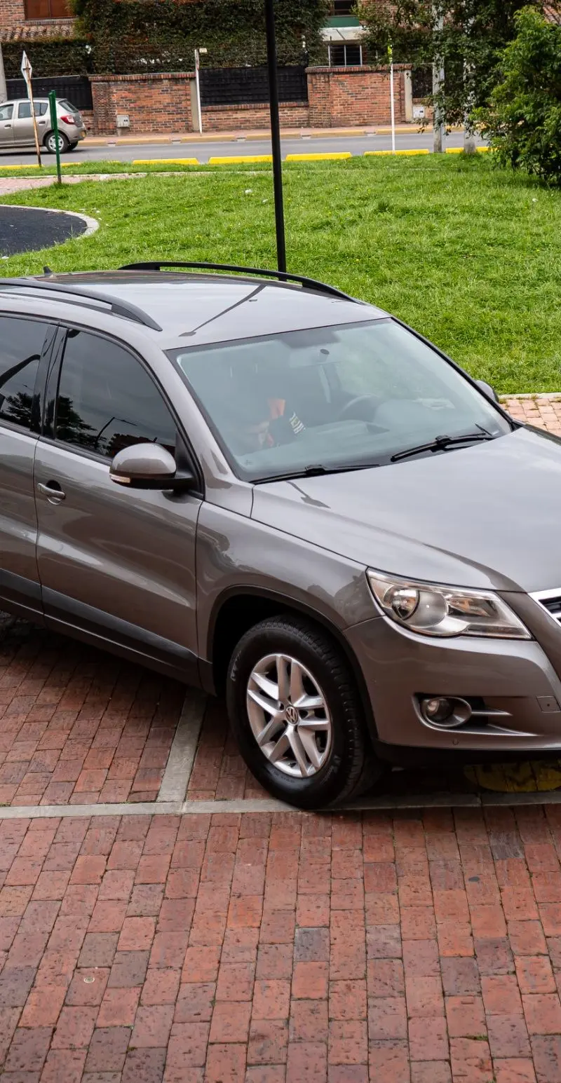 Volkswagen Tiguan  2011