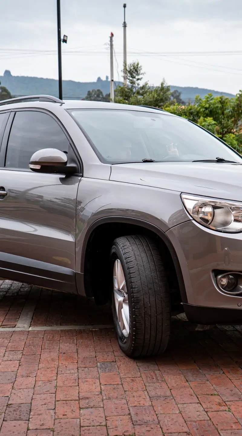 Volkswagen Tiguan  2011