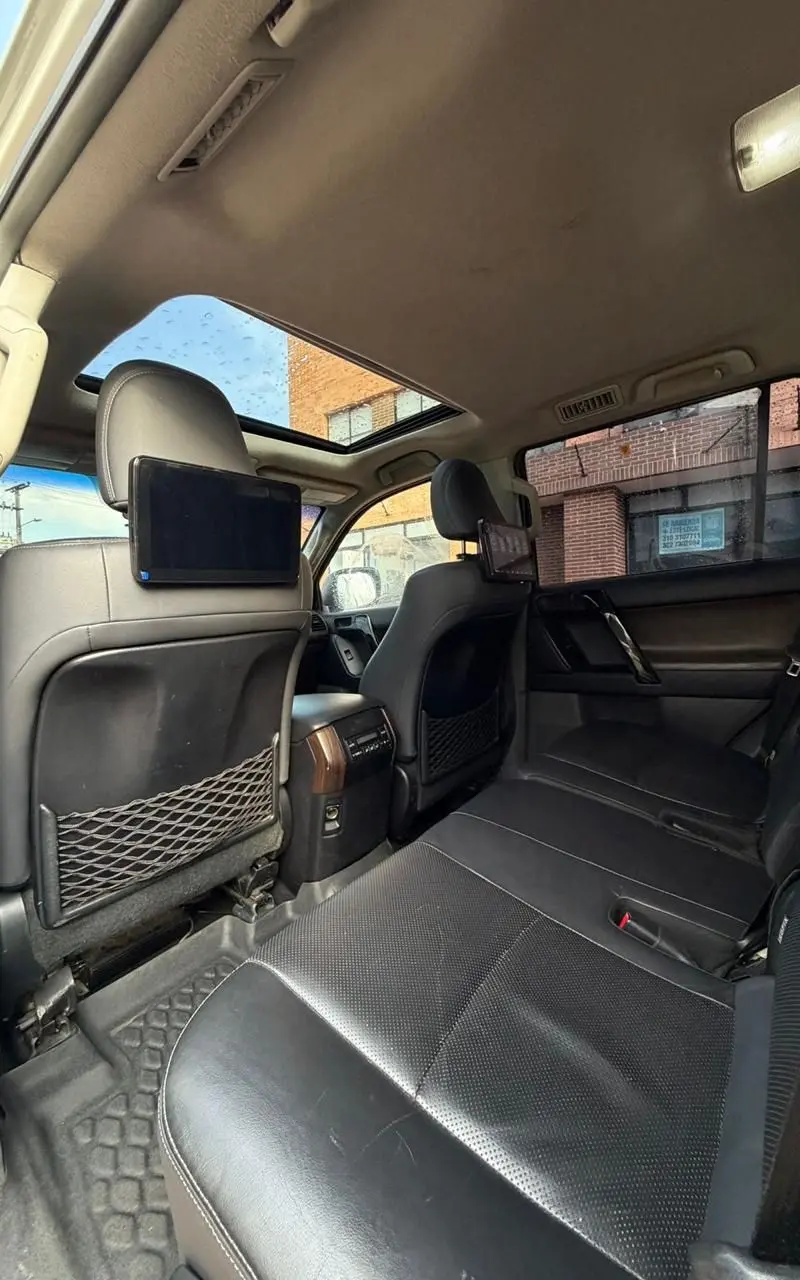 Toyota VX 2010