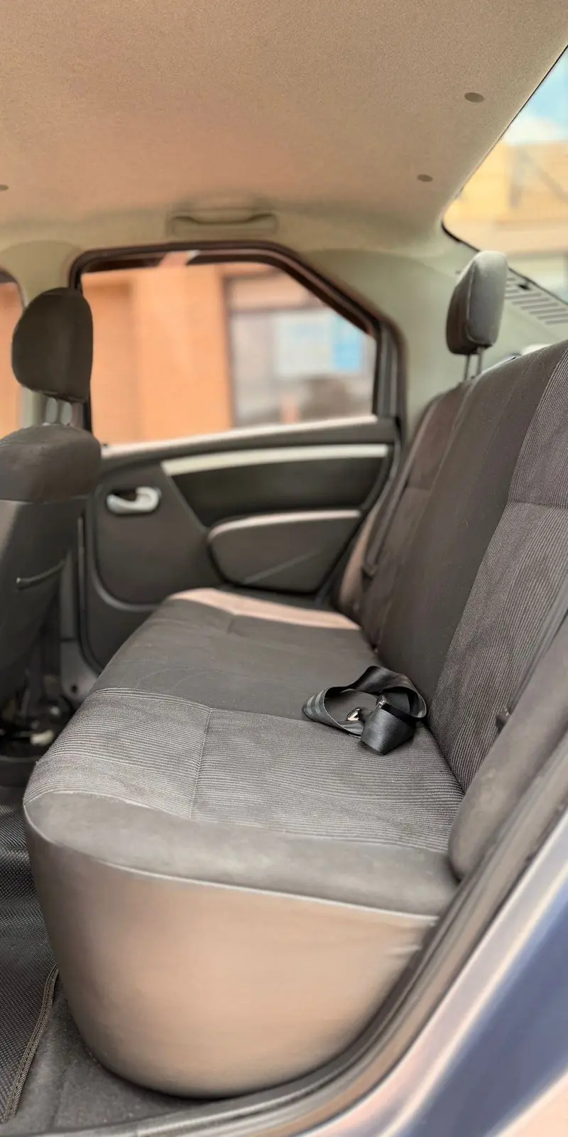 Renault  Logan 1.6 2012