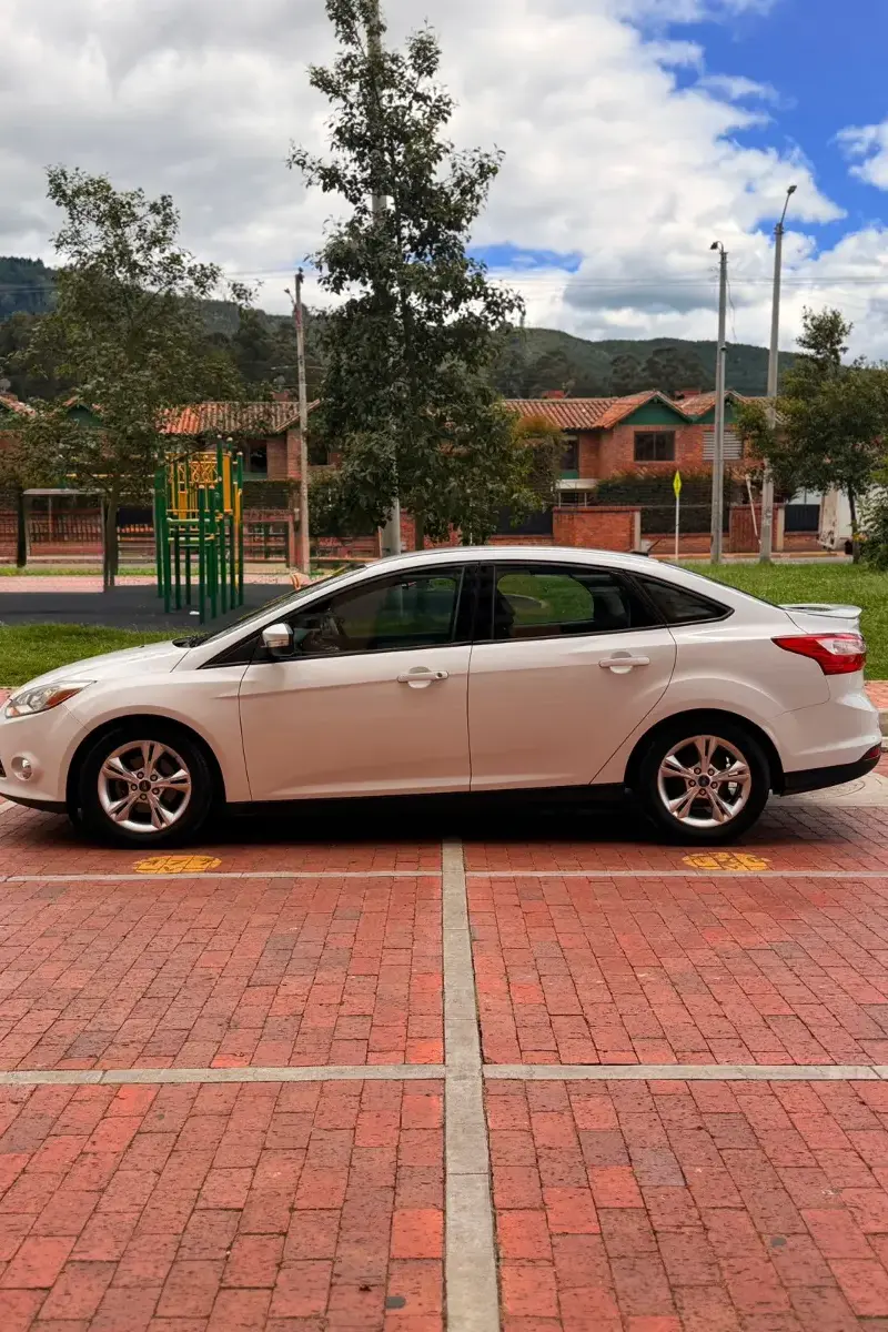 2013 Ford FOCUS SE Usado |Chía — imagen 2