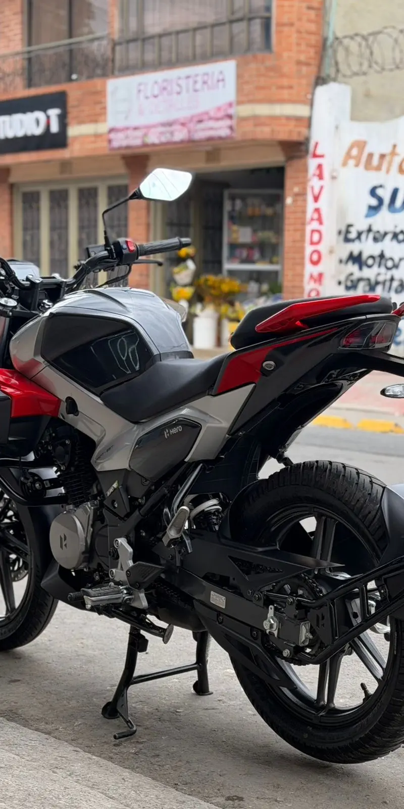 Hero Hunk 125R 2024