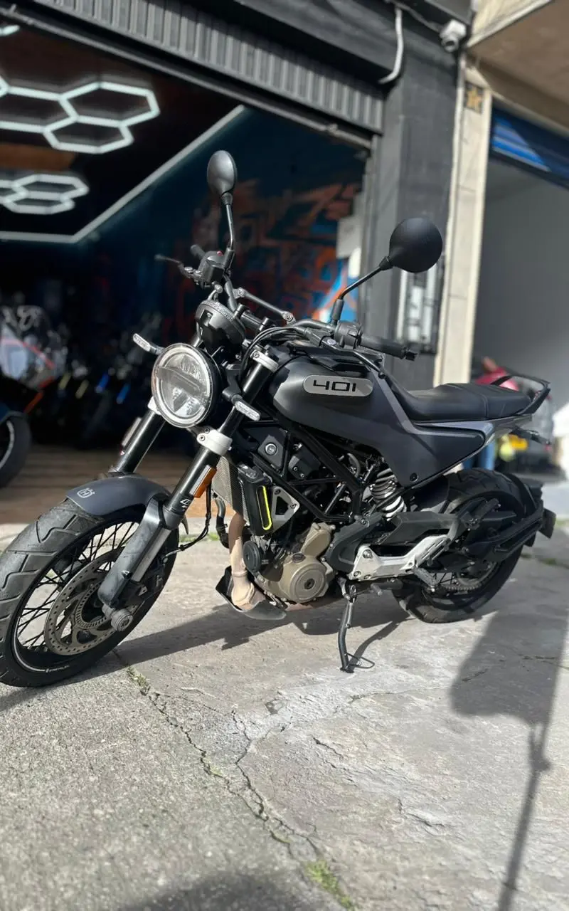 2023 Husqvarna Svarpilen 401  Usada | Bogotá — imagen 1