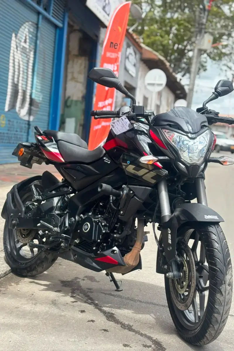 BAJAJ Pulsar NS 200 FI 2025