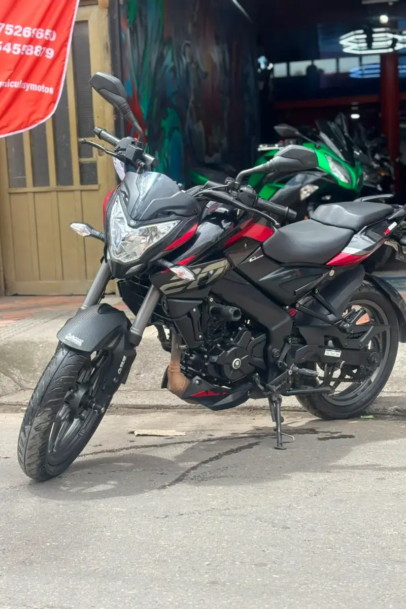 BAJAJ Pulsar NS 200 FI 2025