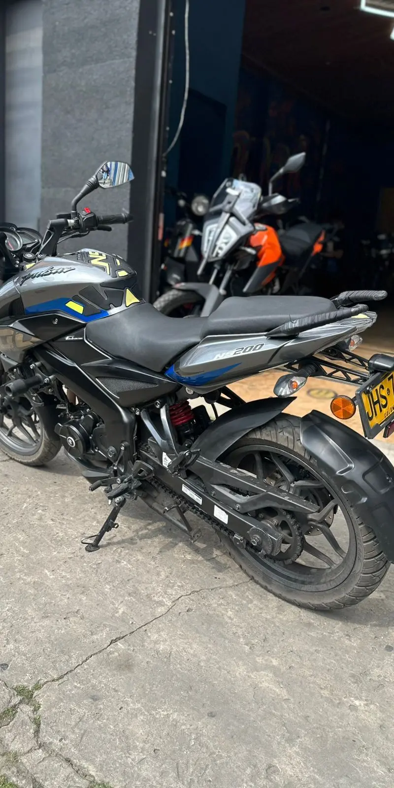 BAJAJ Pulsar 2025