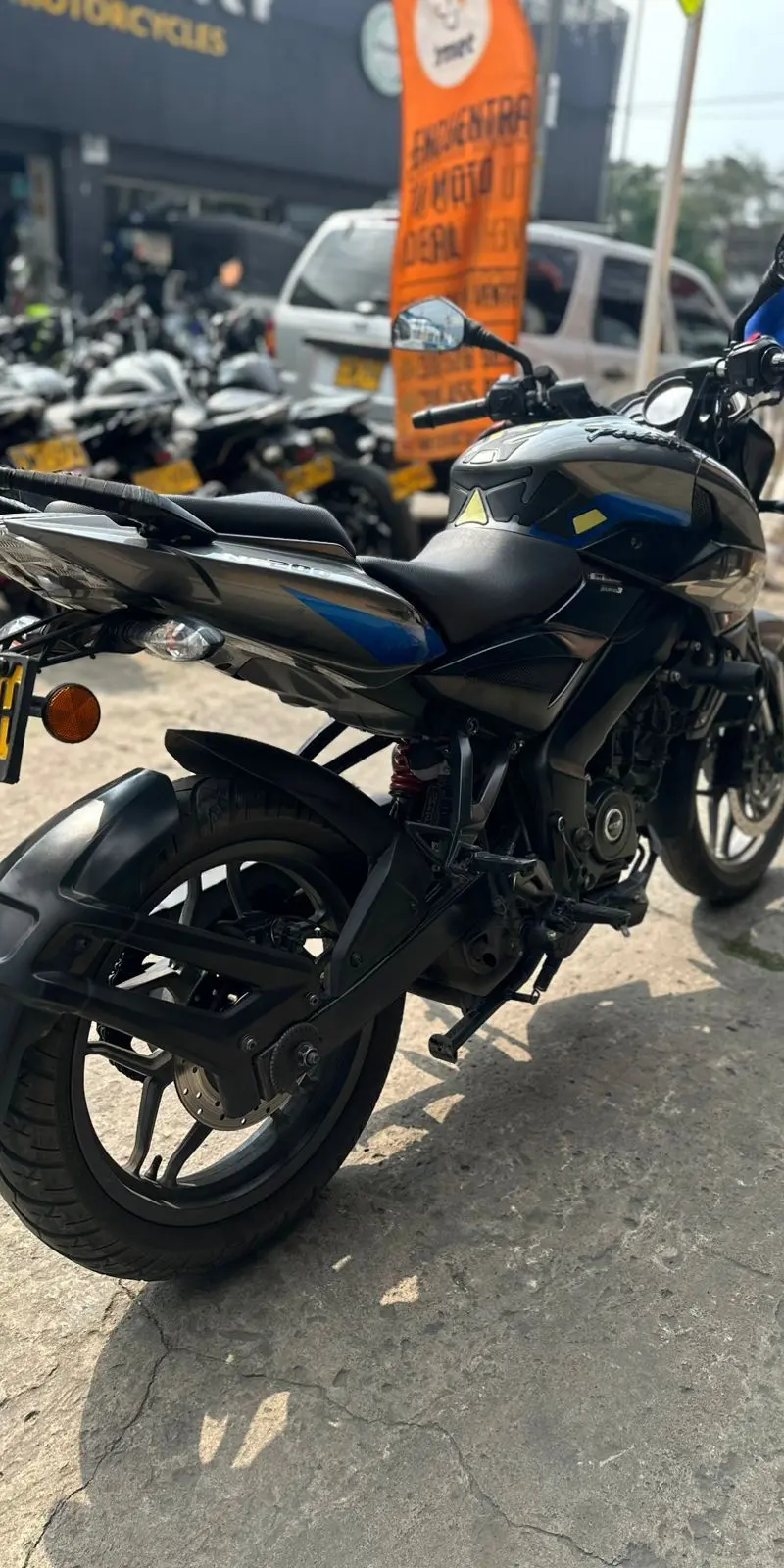 BAJAJ Pulsar 2025