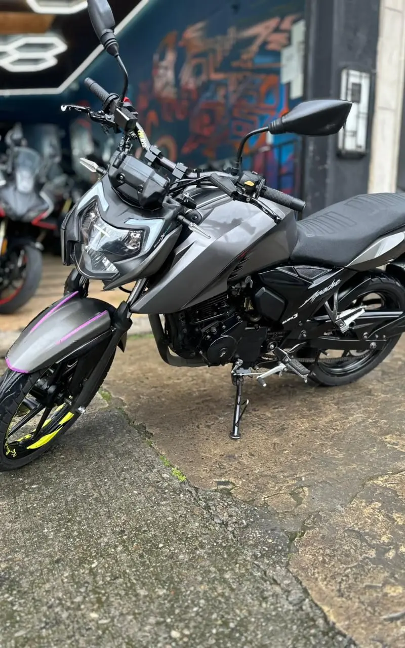 TVS APACHE RTR 160 4V 2023