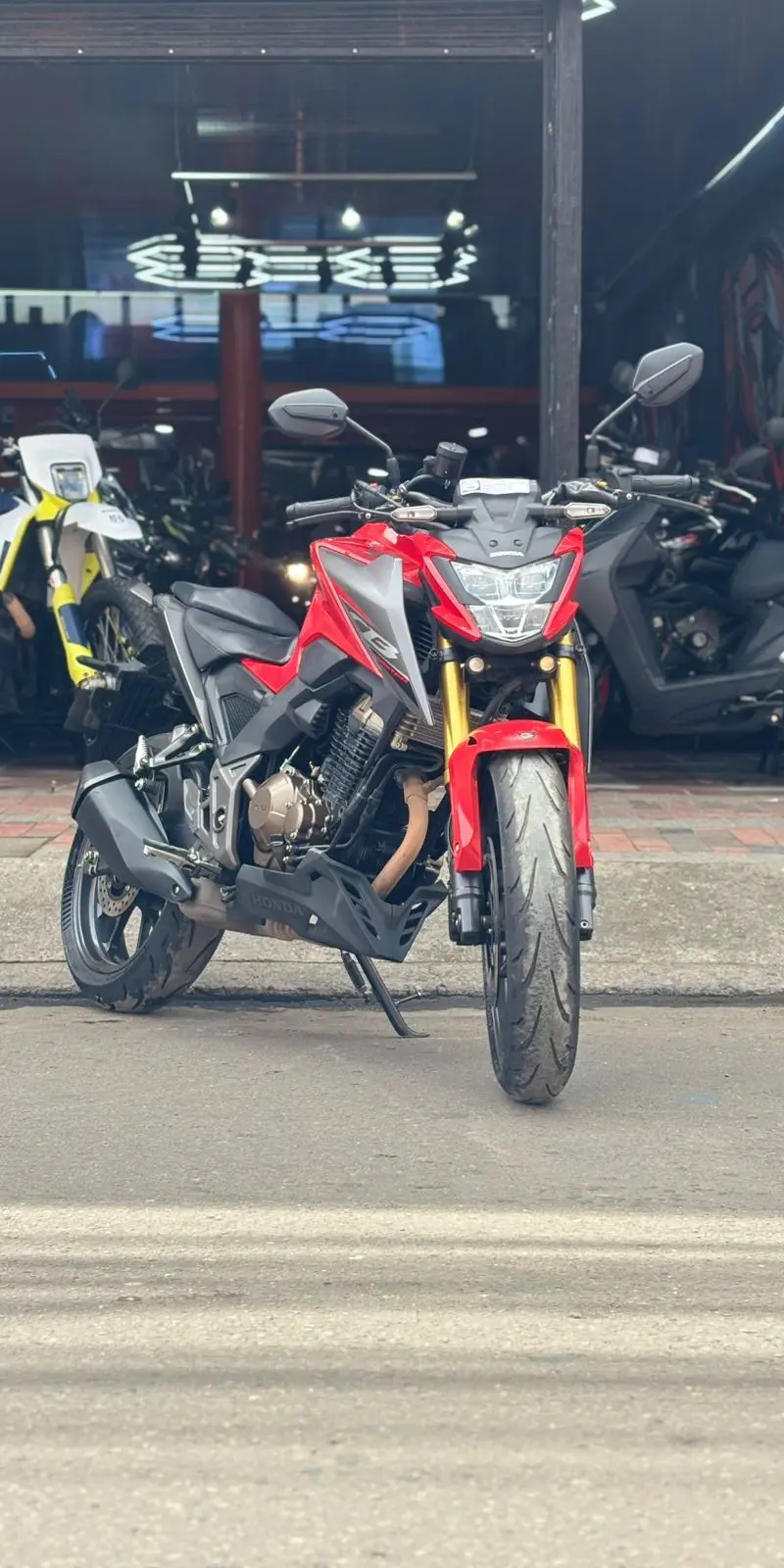 Honda CB300F 2024