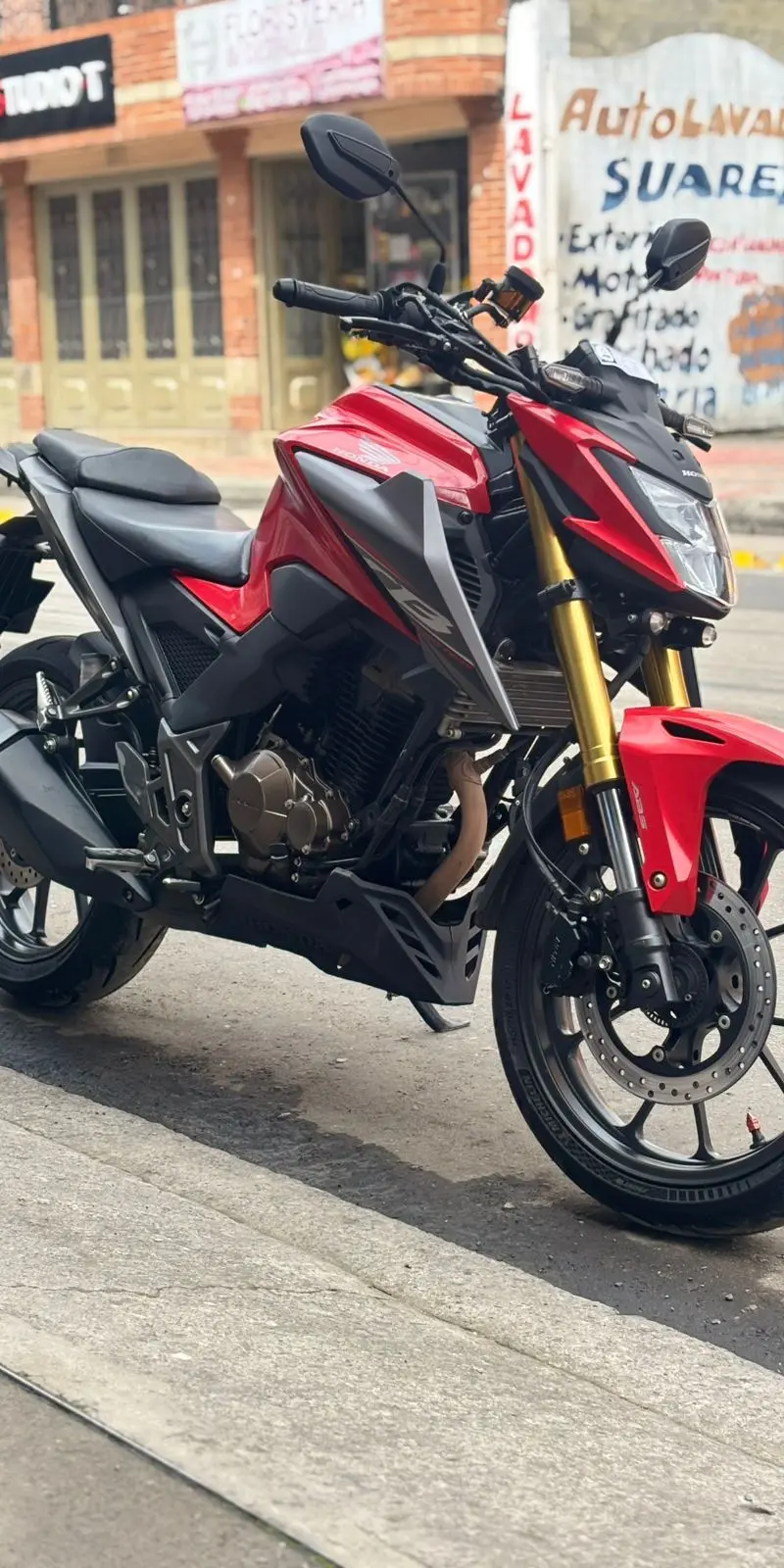Honda CB300F 2024