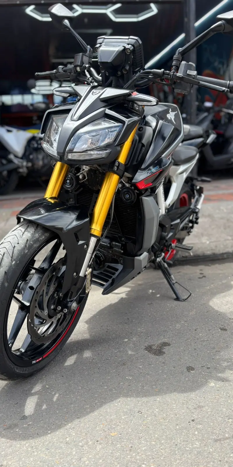 TVS Apache RR310 2025