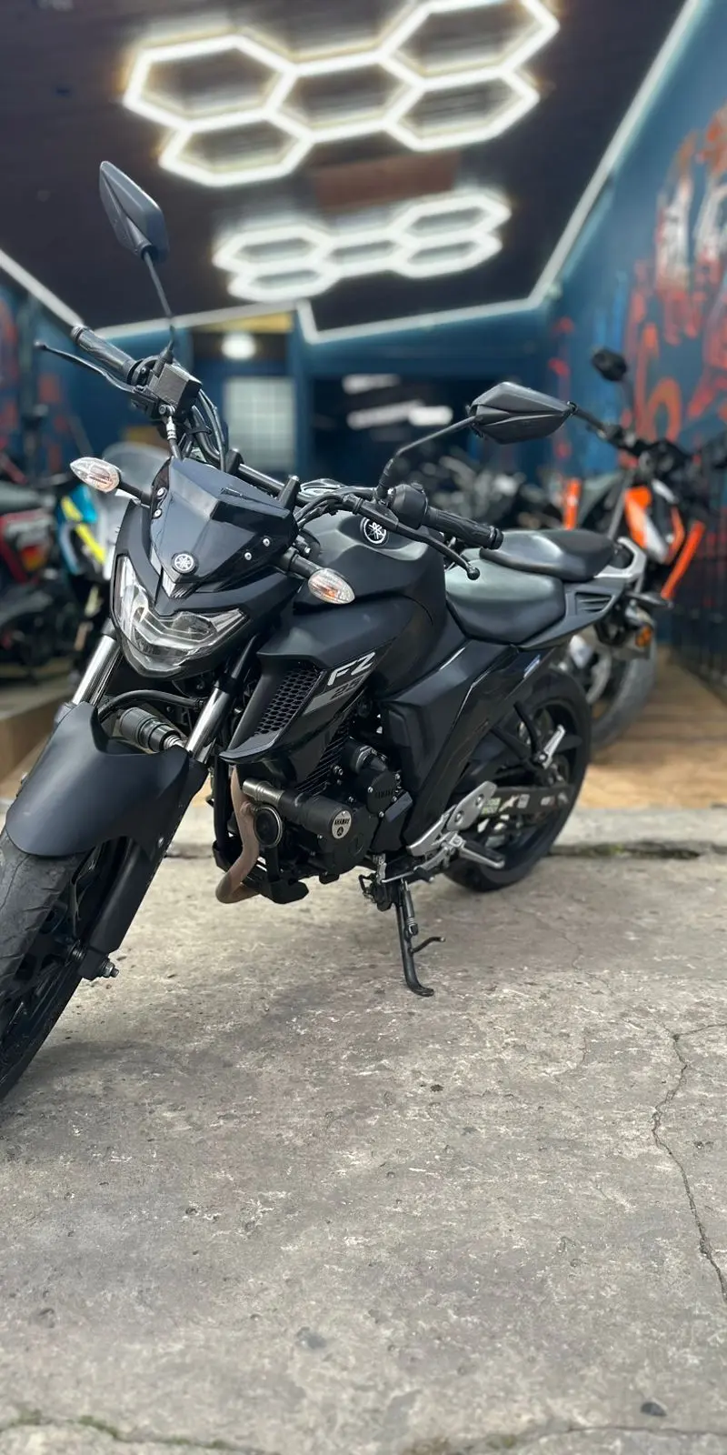 Yamaha FZN250 2025
