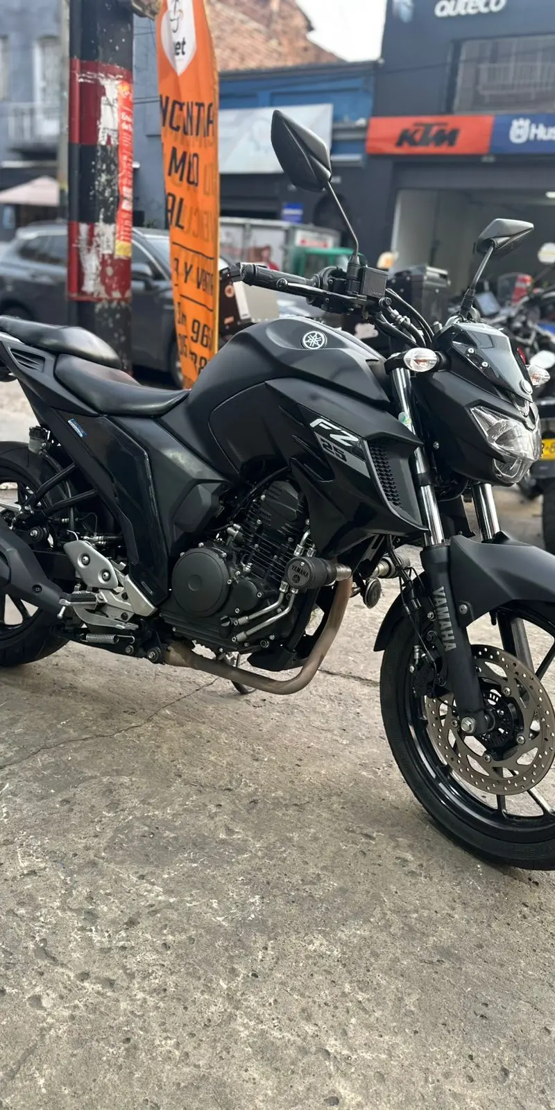 Yamaha FZN250 2025