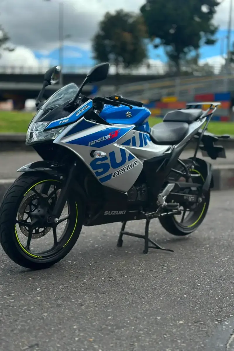 2025 Suzuki Gixxer SF 150 Usada | Bogotá — imagen 1