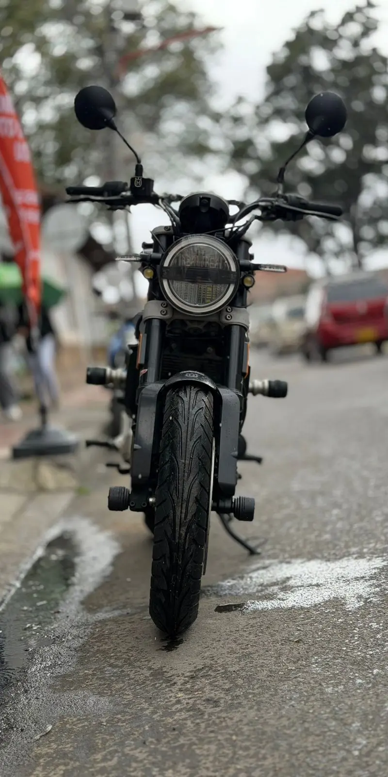 Husqvarna Svartpilen 200 2022