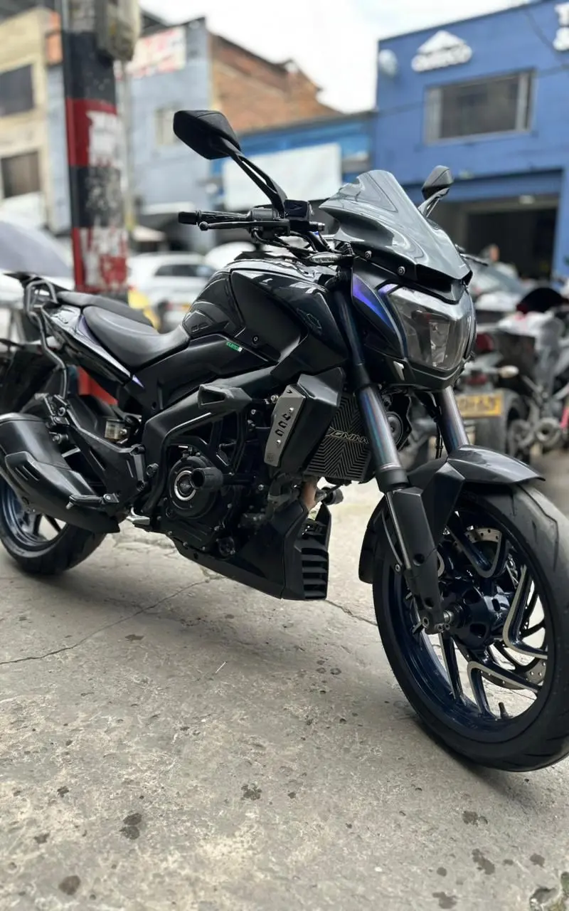 BAJAJ Dominar  D 400 2022