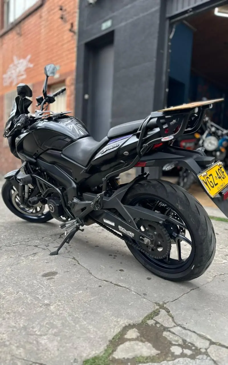 BAJAJ Dominar  D 400 2022