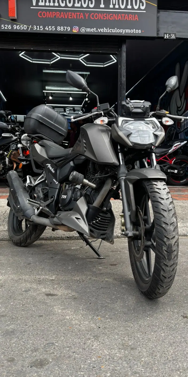 TVS APACHE RTR 160 4V 2024